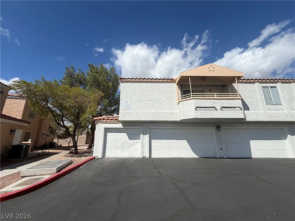 2 bed, 2.0 bath, 1080 sqft, $1,350 — Photo 1