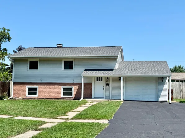 621 W 8th St, Belvidere, IL 61008