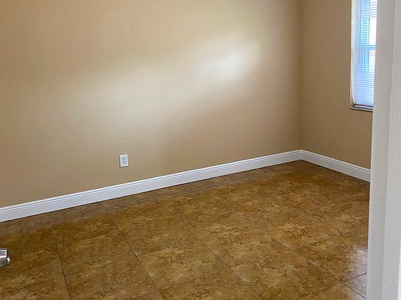 5th image of 141 Clyde Ave #141