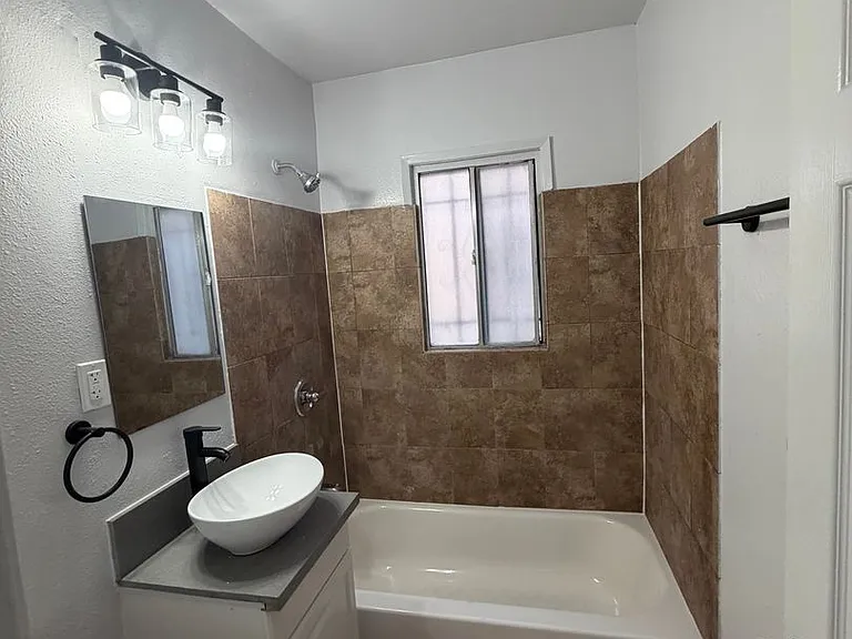 8464 S Avalon Blvd — Photo 6