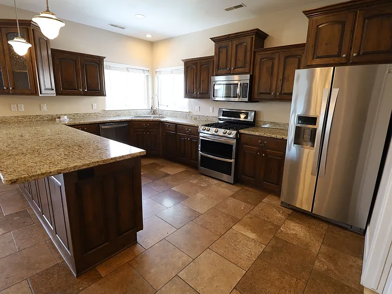 429 N 1340 E — Photo 10