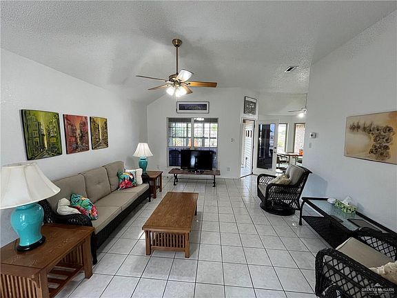 2nd image of 208 Diana Dr