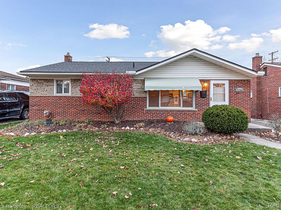 1st image of 32704 Anita Dr
