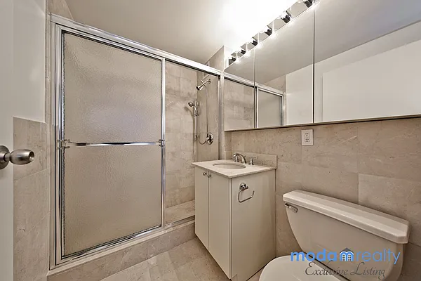 Rented by Moda Realty | media 27