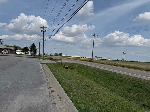 4th image of 830 S Terminal Ave
