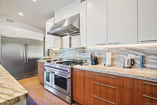 900 Highland Dr — Photo 6