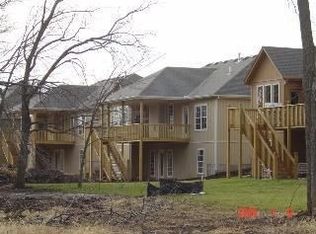 9601 N Adrian Ave, Kansas City, MO 64154