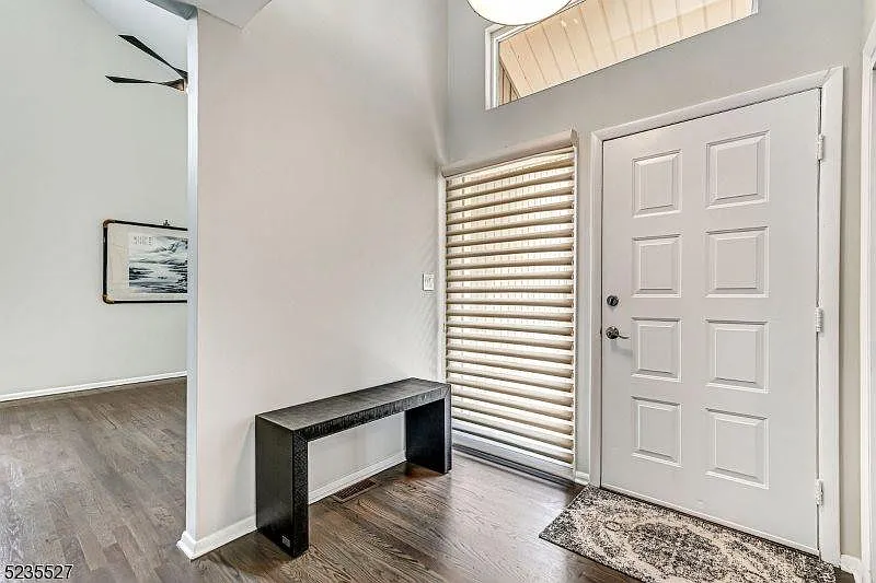 4 bed, 2.5 bath, $5,750 — Photo 2