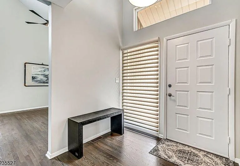 33 Highmount Ave — Photo 2