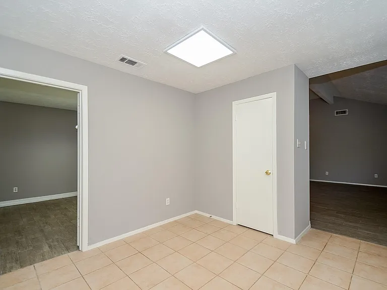 8319 Bird Run Dr — Photo 12