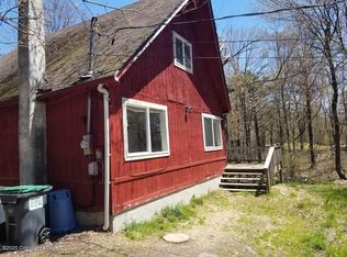 115 Country Ct, Long Pond, PA 18334