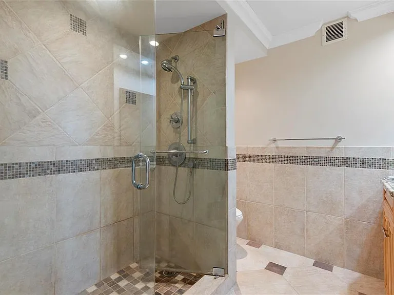 2881 33rd Ct #Penthouse A — Photo 11
