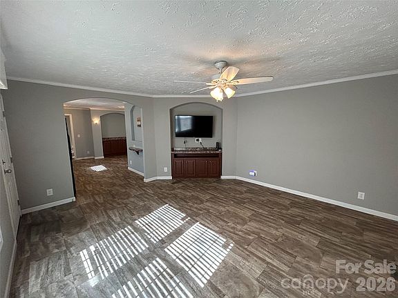 5th image of 1266 Scott Rd