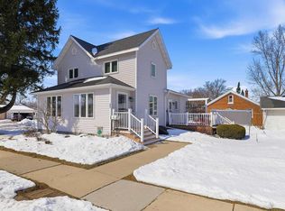407 W Cherry St, Fox Lake, WI 53933
