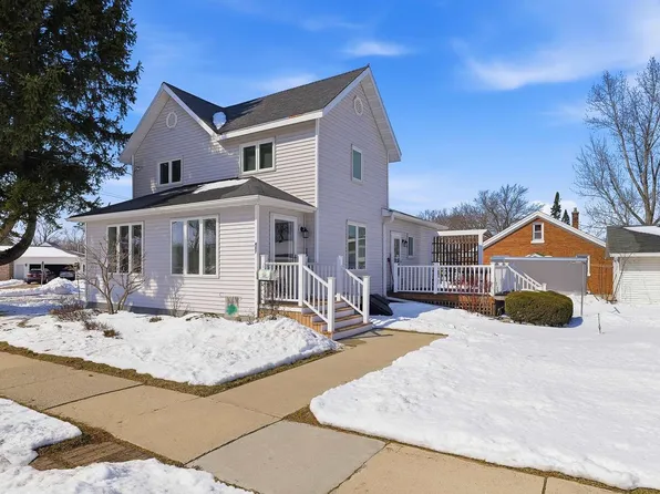 407 West Cherry Street, Fox Lake, WI 53933