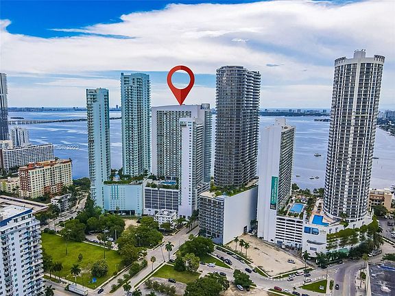 3rd image of 1800 N Bayshore Dr APT 3406