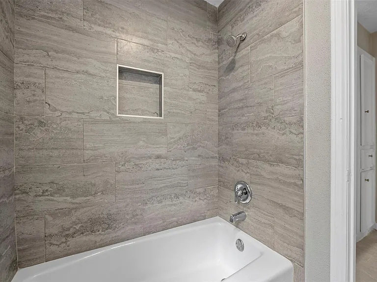 1015 Rock Canyon Dr — Photo 17