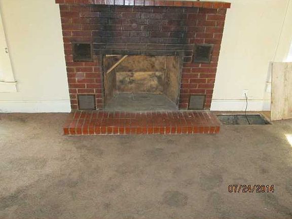 3rd image of 1815 Westview Dr
