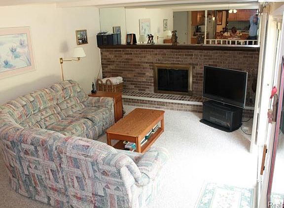 2nd image of 41672 Sunnydale Ln