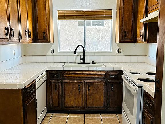 2nd image of 43275 Hacienda St APT V