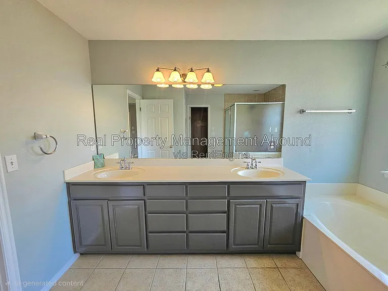 809 W Granger St — Photo 25