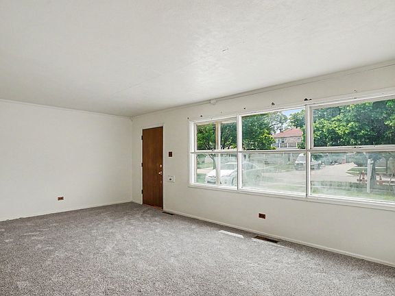 3rd image of 8243 N Ozanam Ave