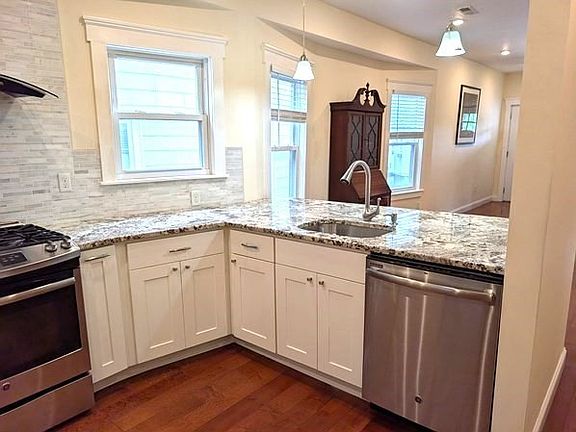 3rd image of 21 Bailey St #1