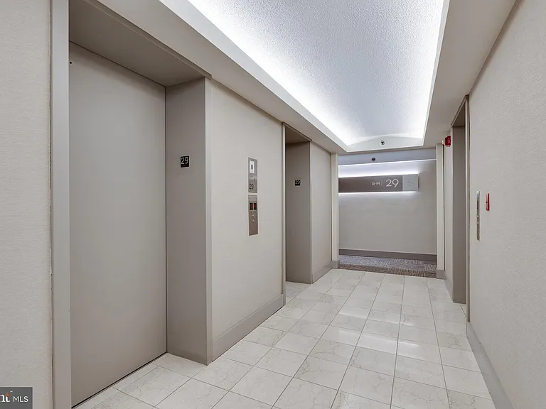 2020 Walnut St #29J — Photo 27