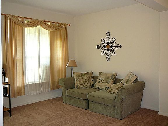 3rd image of 9503 Willow Lodge Ct