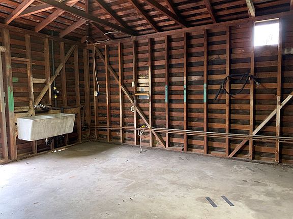 2nd image of 4760 Valencia Dr