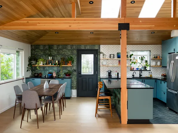 9747 61st Ave S, Seattle, WA 98118