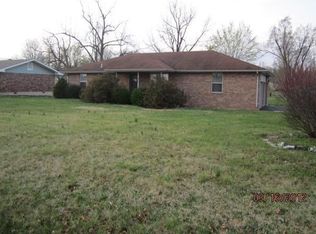 1396 W Jefferson St, Marshfield, MO 65706
