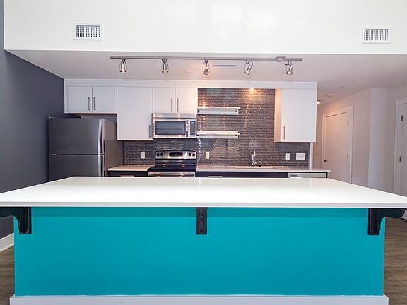 4th image of 114 Elliott Ave #304
