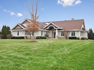 1581 Swallow Dr, Grafton, WI 53024