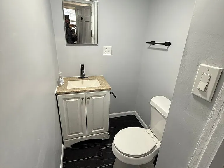 1150 Bailey Ave — Photo 5