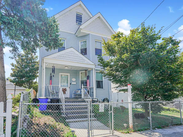 64 Chestnut Avenue image 1 of 27