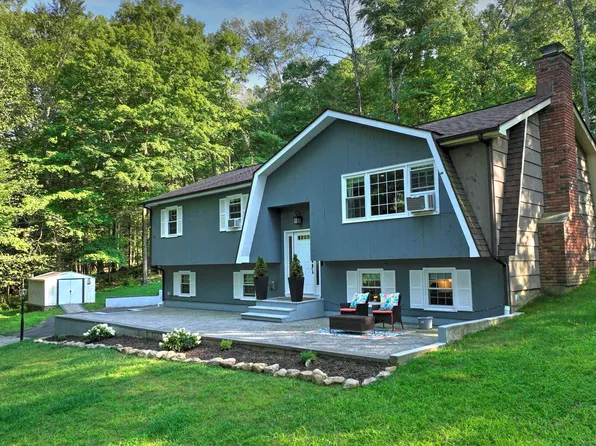 25 Little Fox Run, Shelton, CT 06484