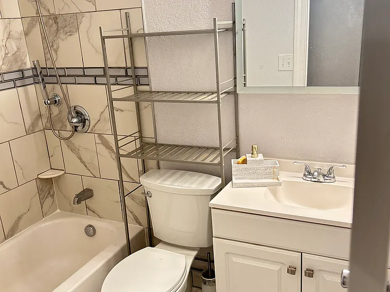 Manor Glenn Ct — Photo 10