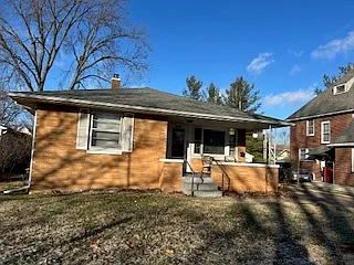 1306 W Church St photo 1