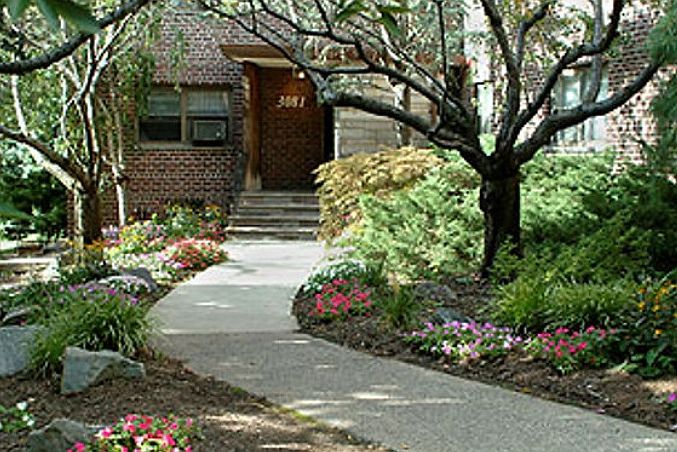1st image of 500 Linwood Dr APT 1E