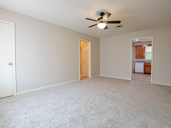 4th image of 344 Dupuis Dr APT A