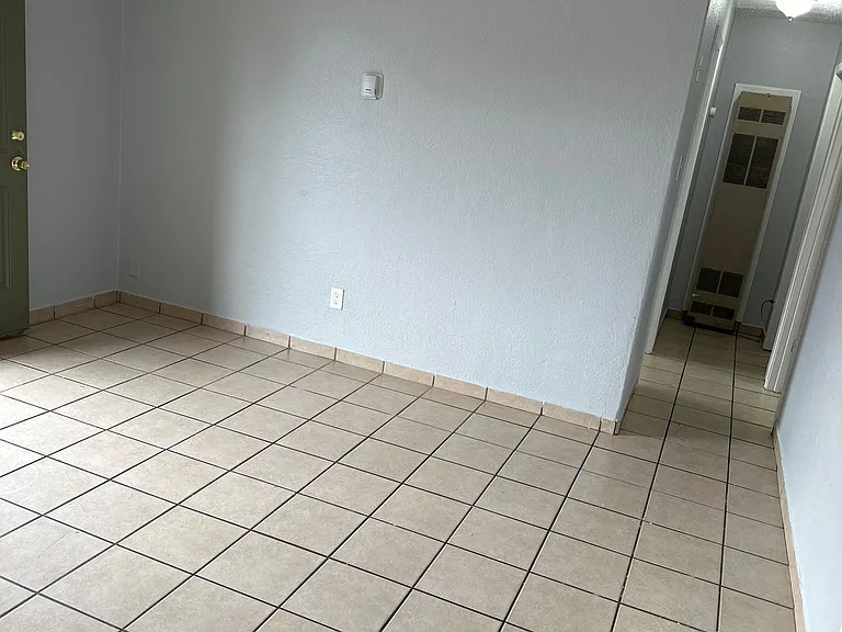 328 Rhode Island St NE — Photo 10