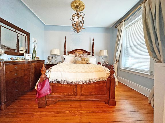 3rd image of 32-17 37th St #9