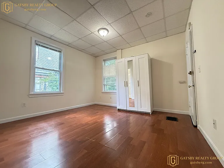 31 Garfield St — Photo 3