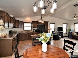 618 N Wilson Ave, Glendo, WY 82213