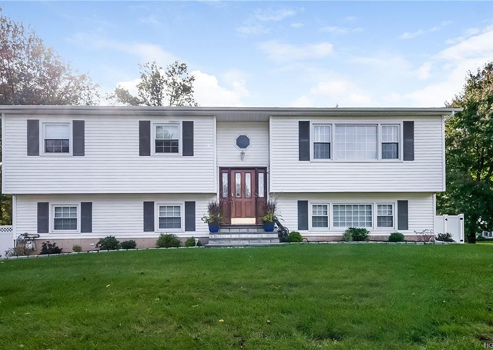 1st image of 51 Westlyn Dr