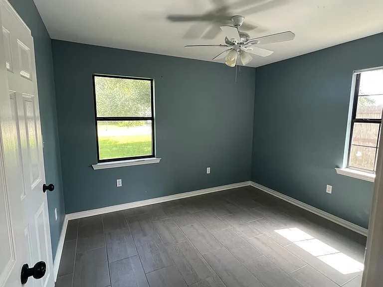 165 E Pecan St #1 — Photo 1