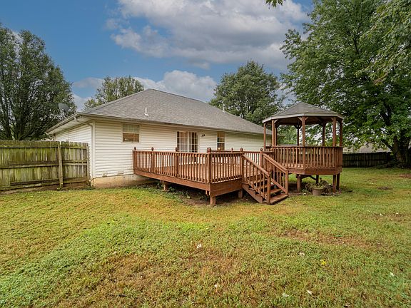 5th image of 503 Sarah Court
