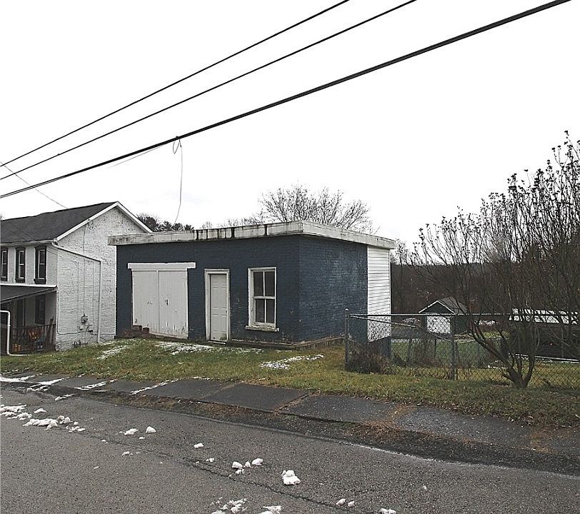 2nd image of 925 Old National Pike