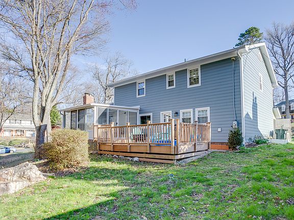 2nd image of 3735 Camelot Dr